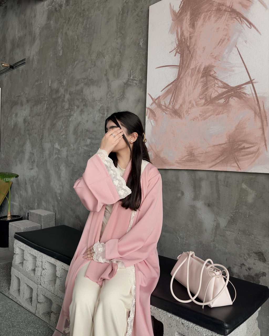 Rose Dentelle Abaya