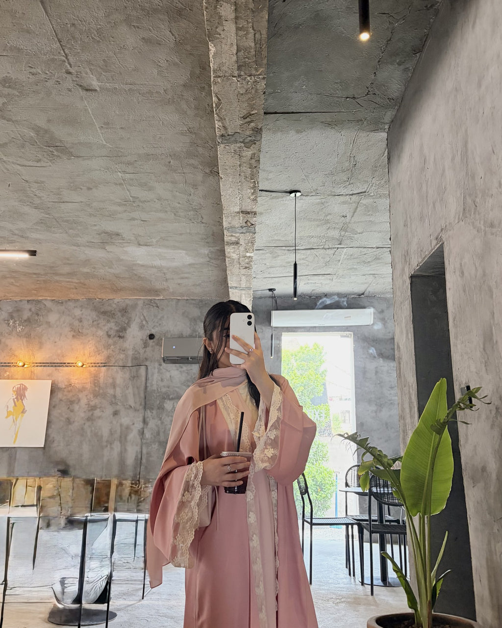 Rose Dentelle Abaya