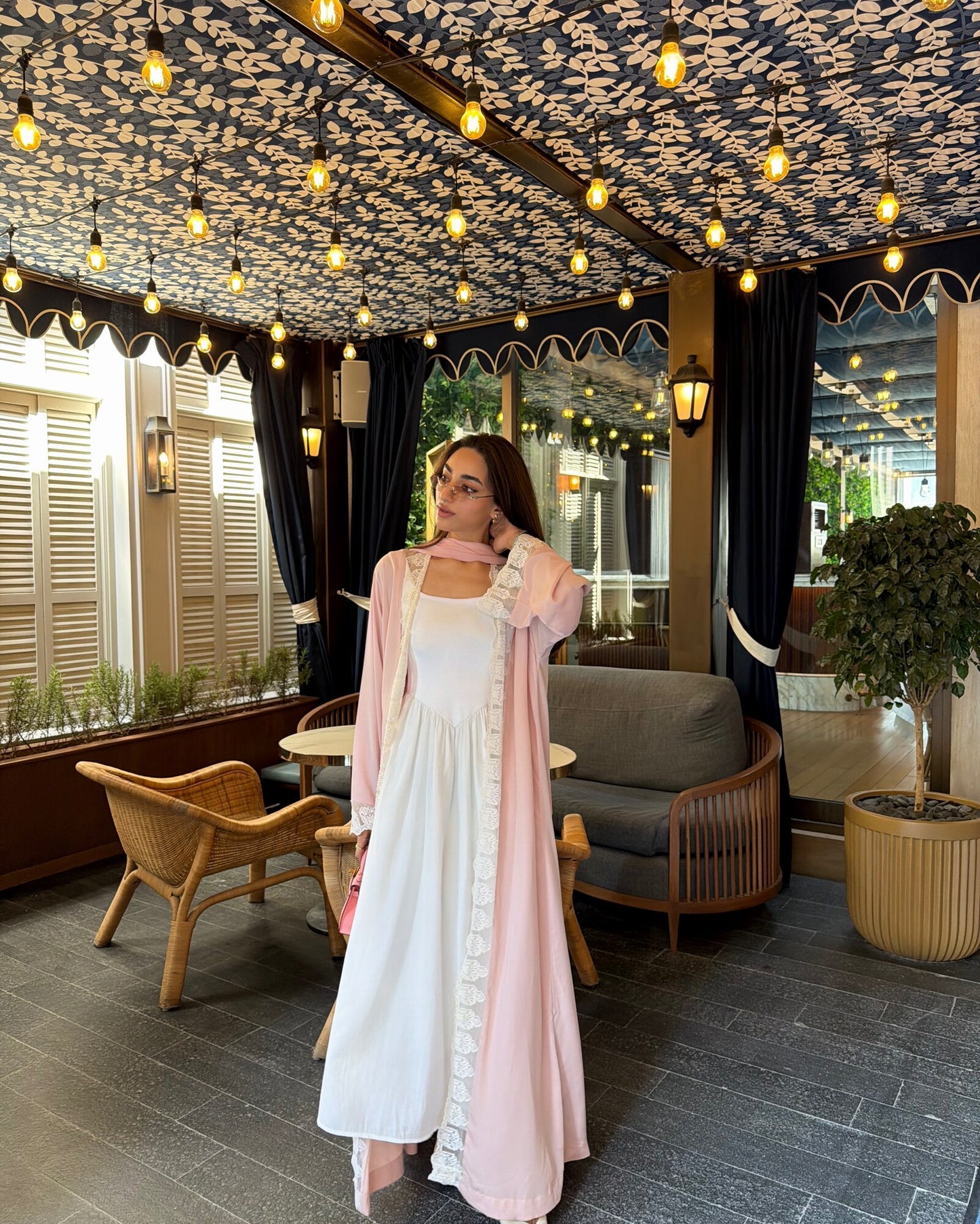 Rose Poudrée Abaya
